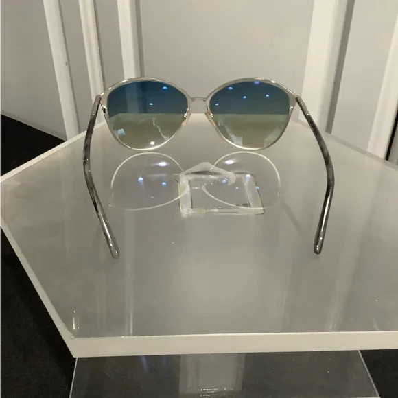Tom Ford Penelope TF320 16WSilver Frame Sunglasses Lenses display picture 3